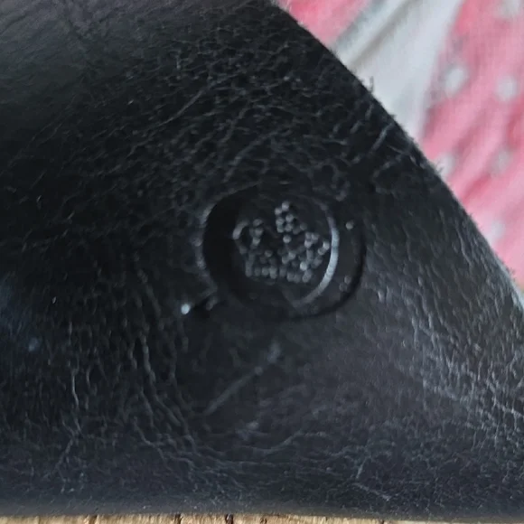 Born Black Leather Sandals with Crossover Straps - Picture 7 of 10